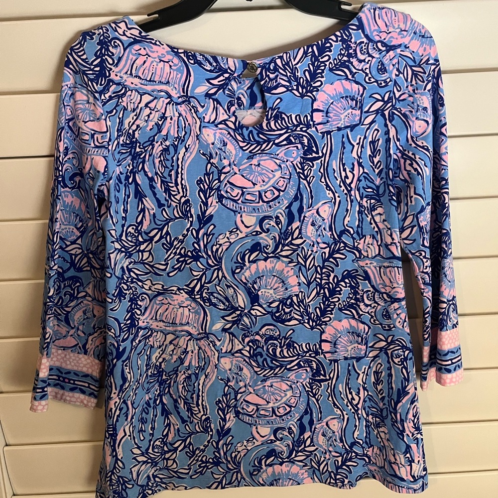 Lilly Pulitzer 3/4 length sleeve top - Picture 2 of 3